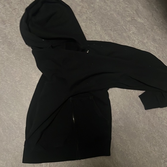 All black uniqlo zip up hoodie - Picture 5 of 7